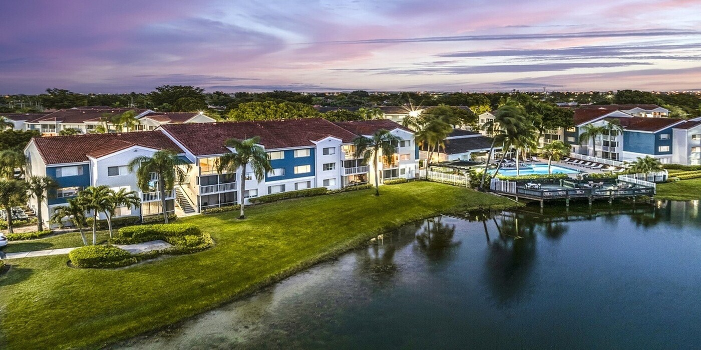 Avana at the Moors in Hialeah, FL - Foto de edificio