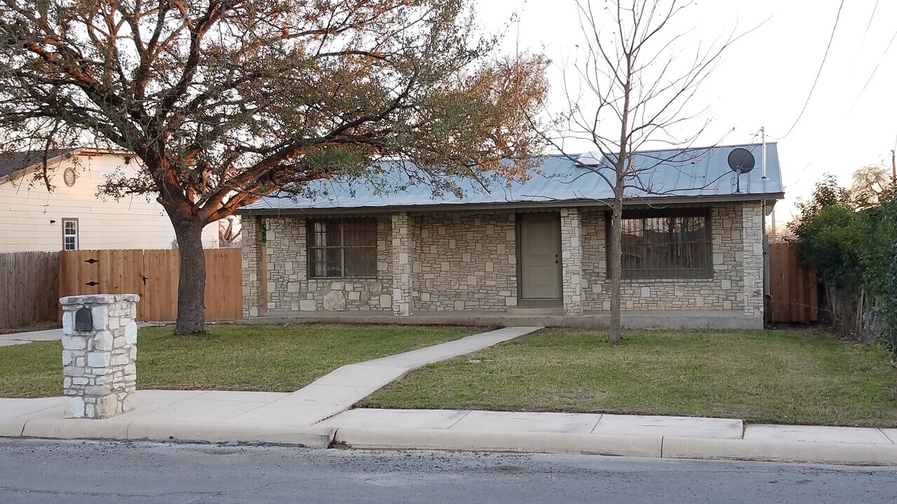 422 Globe Ave in San Antonio, TX - Building Photo