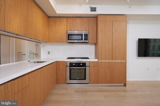 925 H St NW in Washington, DC - Building Photo - Building Photo