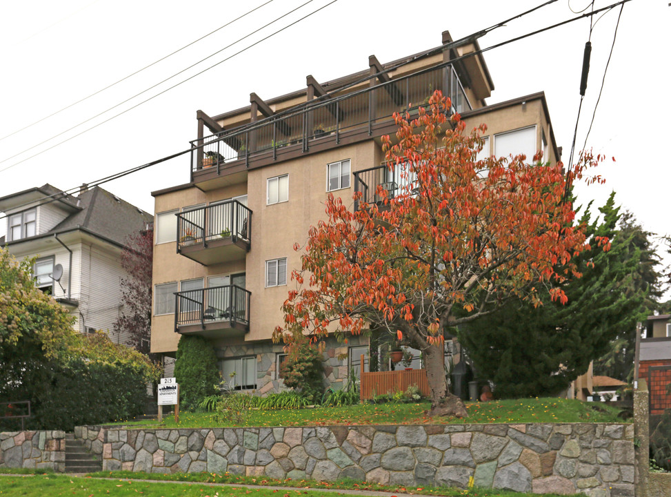 Carnarvon Apartments in New Westminster, BC - Building Photo