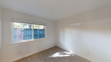 450 Alameda del Prado in Novato, CA - Building Photo - Building Photo