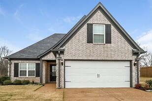 3262 Magnolia Dr in Hernando, MS - Building Photo