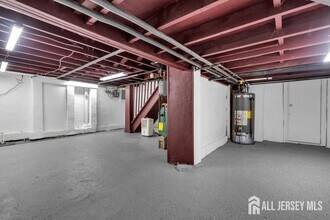 13 Smiths Ln in East Brunswick, NJ - Building Photo - Building Photo