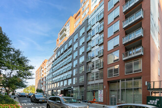 The Crescent Club in Long Island City, NY - Building Photo - Primary Photo