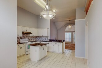 2702 Garden Springs Dr in Richardson, TX - Foto de edificio - Building Photo