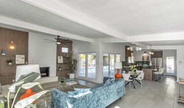 547 N Farrell Dr in Palm Springs, CA - Building Photo - Building Photo