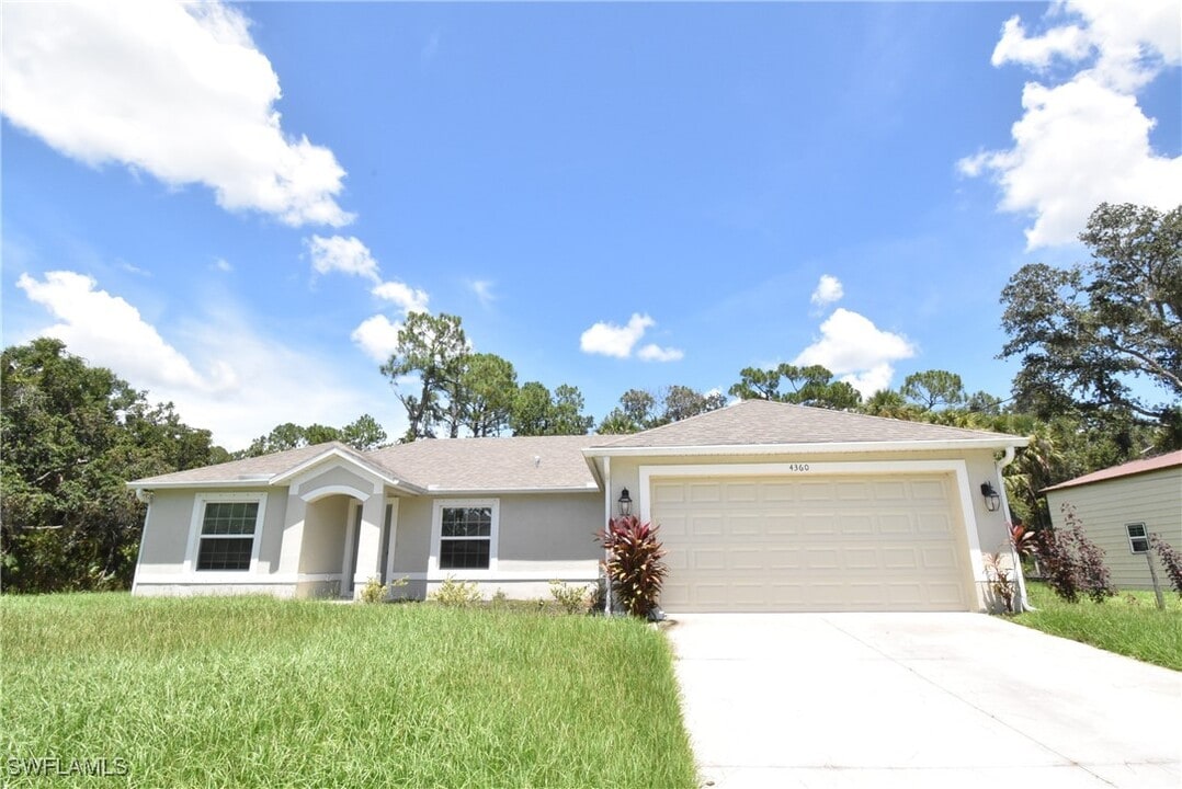 4360 Longwell Ln in North Port, FL - Building Photo