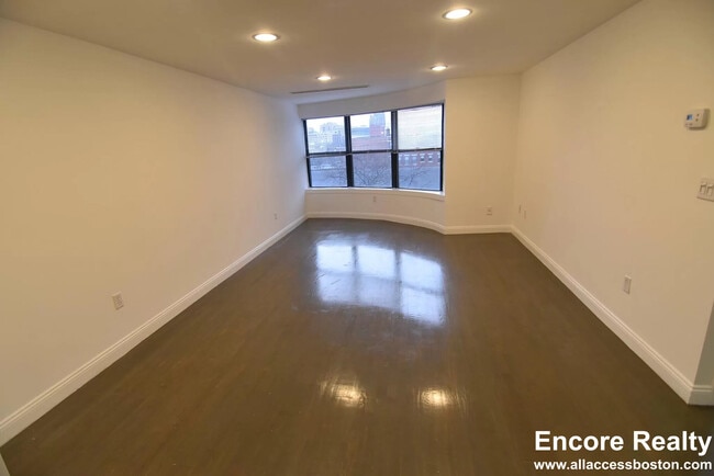 111 Jersey St, Unit 510 in Boston, MA - Foto de edificio - Building Photo