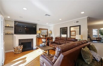 6262 Heil Ave in Huntington Beach, CA - Building Photo - Building Photo