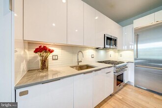 45 Sutton Square SW in Washington, DC - Building Photo - Building Photo