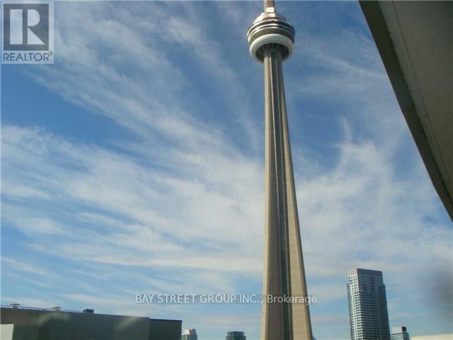 19 Grand Trunk Crescent in Toronto, ON - Building Photo - Building Photo