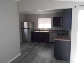 6810 Legalla Ln in Las Vegas, NV - Building Photo - Building Photo