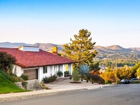 2181 Hillsbury Rd in Westlake Village, CA - Building Photo