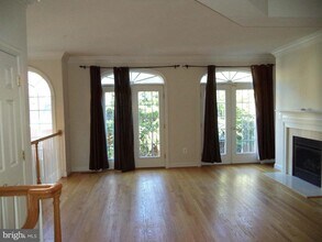 6812 Rigby Ln in McLean, VA - Building Photo - Building Photo