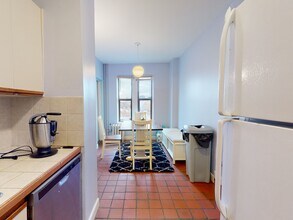 448 Park Dr, Unit 14 in Boston, MA - Foto de edificio - Building Photo