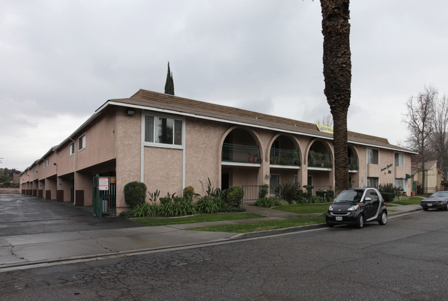 Ramona Garden Apartments in Riverside, CA - Building Photo - Building Photo