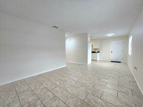 1736-1738 E Fern Rd in Lakeland, FL - Building Photo - Building Photo