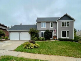 2001 Folwell Dr SW in Rochester, MN - Building Photo