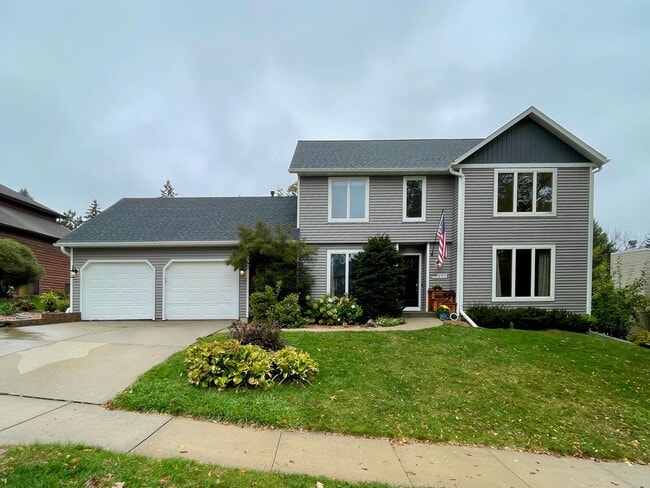 property at 2001 Folwell Dr SW