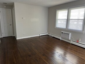 714 Middle St in Bristol, CT - Building Photo - Building Photo