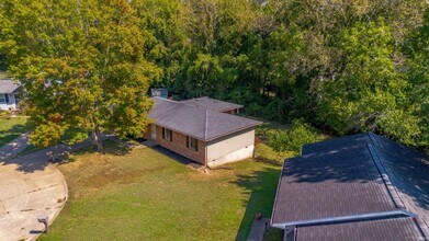 6800 Oakmont Ct in Newburgh, IN - Building Photo - Building Photo