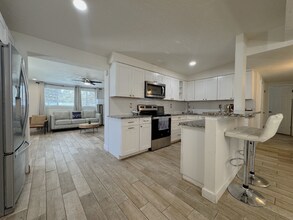 10996 106th Ave N in Seminole, FL - Building Photo - Building Photo