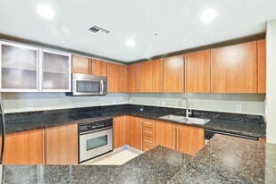 610 Clematis St, Unit 500 in West Palm Beach, FL - Building Photo