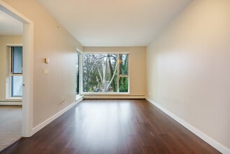 Shannon Mews & Apartments in Vancouver, BC - Building Photo - Building Photo