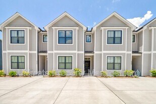 8312 Paramount Point in Winnabow, NC - Building Photo