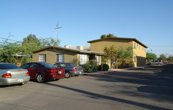 5126-5140 E Bellevue Ave in Tucson, AZ - Building Photo - Building Photo