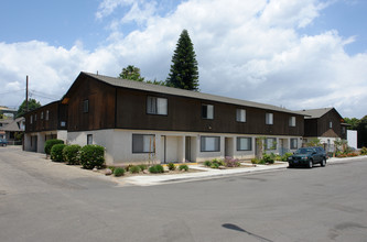 Yale Street  Family Apartments in Santa Paula, CA - Building Photo - Building Photo