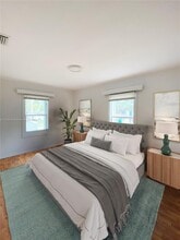 5843 SW 62nd St in Miami, FL - Building Photo - Building Photo