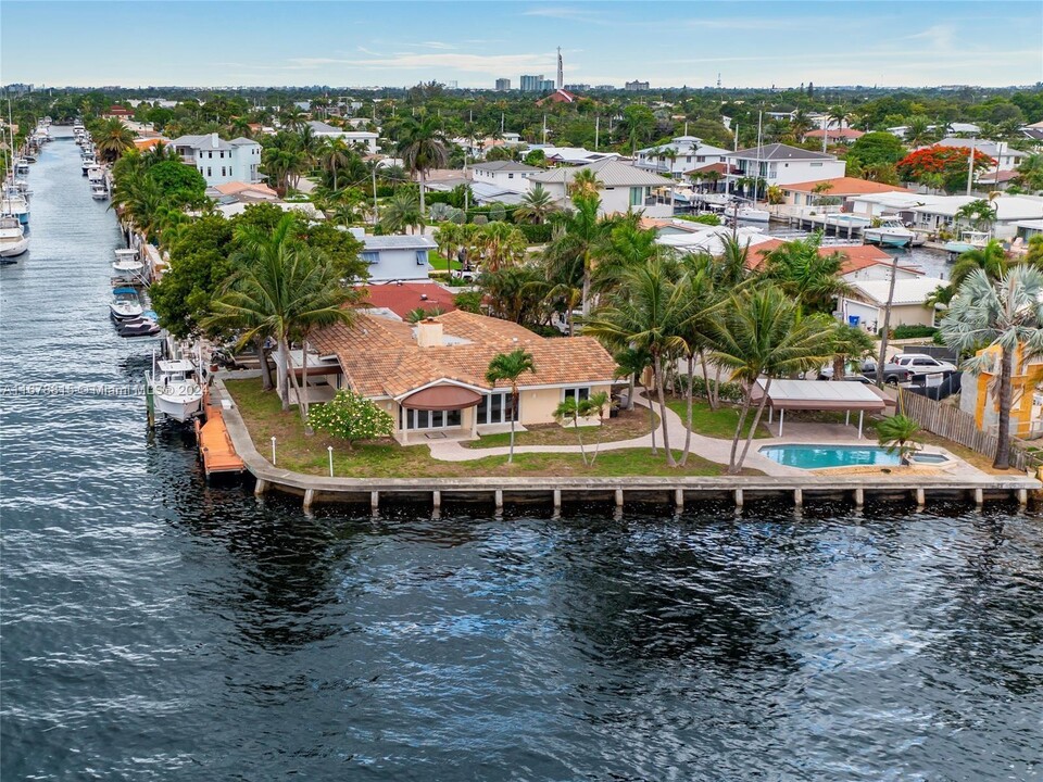 2786 SE 14th St in Pompano Beach, FL - Foto de edificio