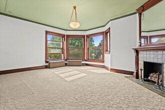 2581 N Maryland Ave in Milwaukee, WI - Foto de edificio - Building Photo