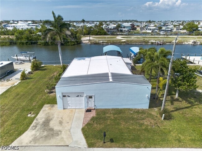 property at 3864 Royal Palm Dr