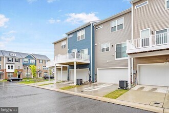 1815 Iris Ln in Hanover, MD - Building Photo - Building Photo