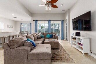 7782 Basnett Cir in Kissimmee, FL - Building Photo - Building Photo