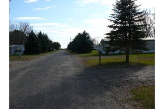 412 Boedeker Ave in Almena, WI - Foto de edificio - Building Photo