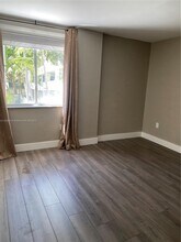 126 SW 17th Rd, Unit 208 in Miami, FL - Building Photo - Building Photo