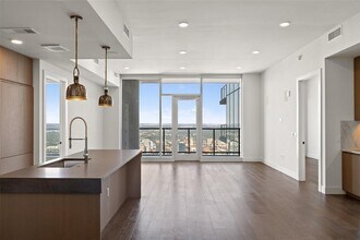 600 Guadalupe St in Austin, TX - Building Photo - Building Photo