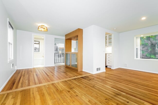 4139 32nd Ave SW in Seattle, WA - Building Photo - Building Photo