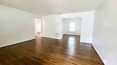 2414 Wilton Ave in Dallas, TX - Building Photo - Building Photo