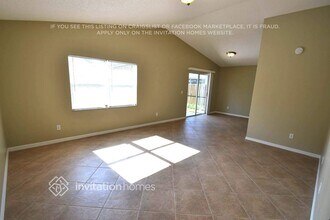 10002 Cedar Dune Dr in Tampa, FL - Building Photo - Building Photo