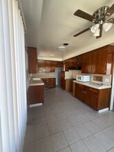 544 W 120th St in Los Angeles, CA - Building Photo - Building Photo