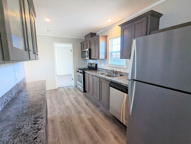 618 Maine St in Belleville, MI - Building Photo - Building Photo