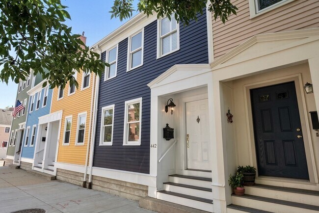442 Main St in Boston, MA - Building Photo - Building Photo