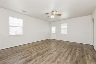 9225 Lone Cypress Dr in Forney, TX - Building Photo - Building Photo
