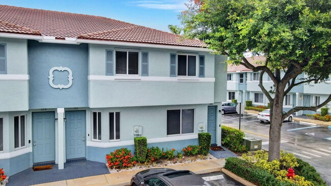 1912 Hibiscus Ln in Riviera Beach, FL - Building Photo - Building Photo