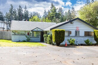 Sherwood Forest Apartments in Lakewood, WA - Foto de edificio - Building Photo