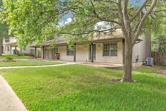 8105 Wexford Dr in Austin, TX - Building Photo - Building Photo